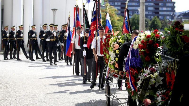 Fotografija: Pogreb je potekal na Žalah. FOTO: Roman Šipić/Delo