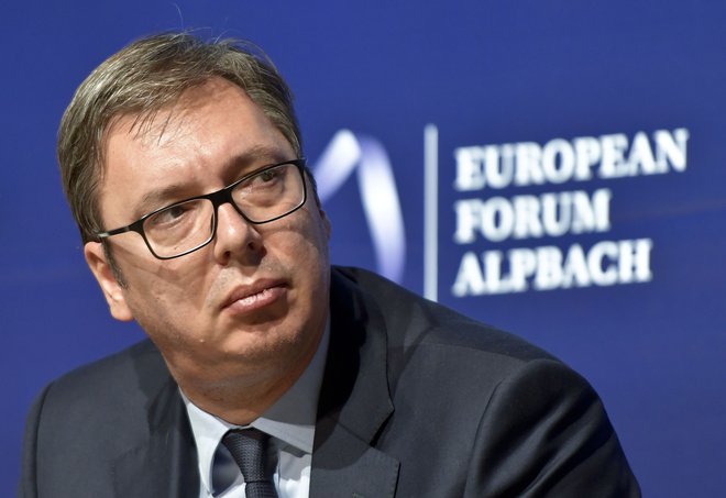 Vučić je na evropskem forumu o EU in Zahodnem Balkanu v Alpbachu izrazil dvom v realnost dogovora s Prištino. FOTO: Herbert Neubauer/AFP