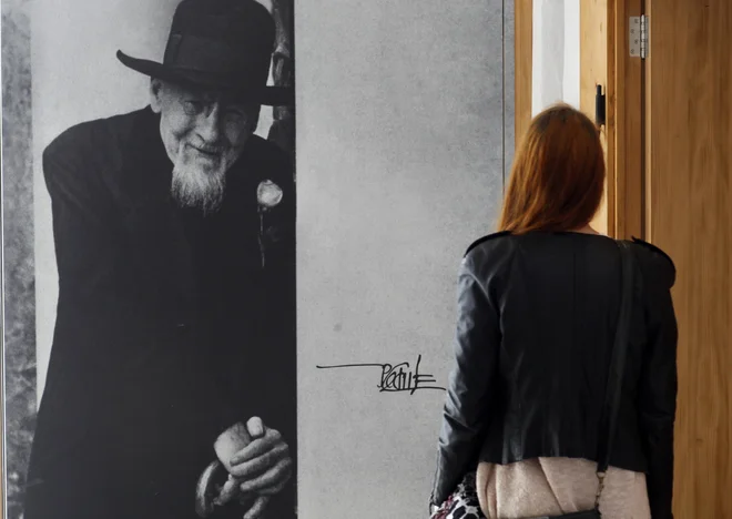 V Plečnikov dom v Trnovem poleti večinoma zavijejo turisti. FOTO Mavric Pivk