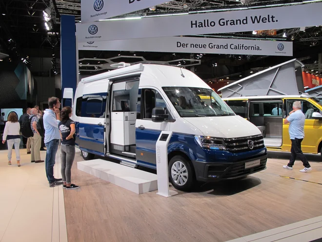 Volkswagen je brez velikega pompa pokazal grand californio, ki temelji na crafterju. FOTO: Blaž Kondža