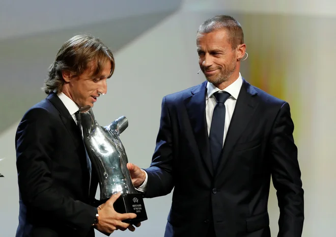 Luka Modrić je postal najboljši igralec minule sezone lige prvakov. FOTO: Reuters