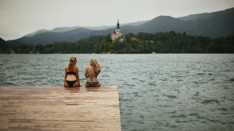 Fotografija: Morda je danes eden zadnjih res toplih dni te sezone, pohitimo na jezero. FOTO: Jure Eržen