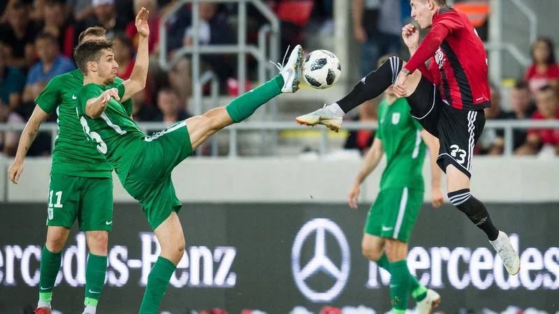 Fotografija: Olimpija v Trnavi lovi zaostanek dveh zadetkov s prve tekme. FOTO: SPS/NK Olimpija Ljubljana