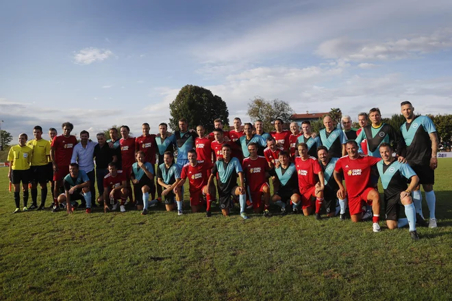 Dobrodelni turnir v Biljah vsako leto pritegne zveneča imena. FOTO: Leon Vidic/delo