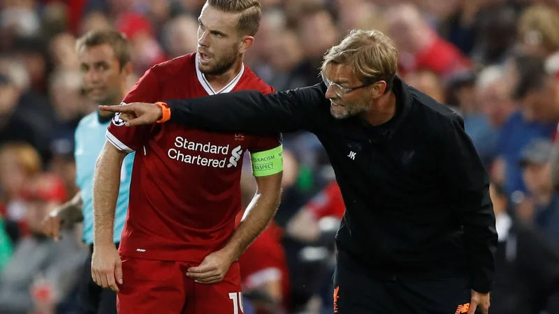 Fotografija: Jordan Henderson bo ostal del kolektiva iz Liverpoola. FOTO: Reuters