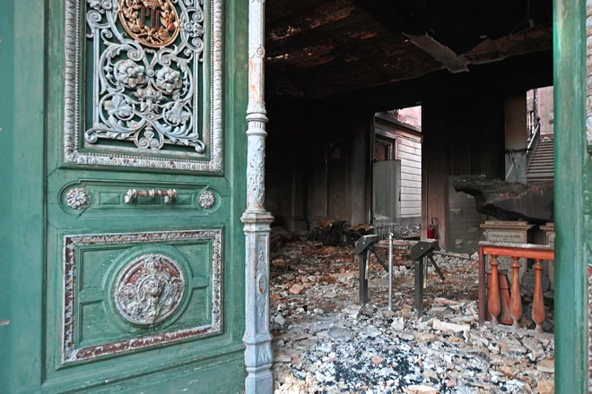 Narodni muzej v Riu de Janeiru lahko na ogled ponudi samo še pepel. FOTO: AFP