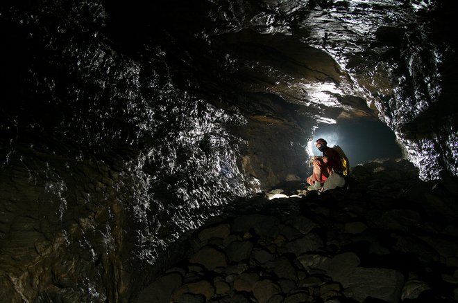 Slovenska ekipa je odkrila najdaljšo jamo v Albaniji. FOTO: Nejc Ileršič