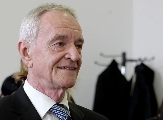 Jure Cekuta je bil obsojen, ker naj bi Petra Zupana z obrambnega ministrstva napeljal, da mu je predal zaupne dokumente v zvezi z zadevo Patria. FOTO: Ljubo Vukelič/Delo