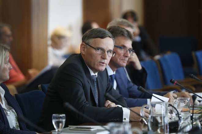 Andrej Bertoncelj je dejal, da javnofinančna konsolidacija še ni zaključena. Foto Leon Vidic