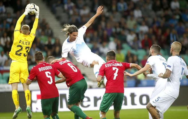 Bolgarski vratar Iliev je bil izvrsten.&nbsp;FOTO: Roman Šipić/Delo