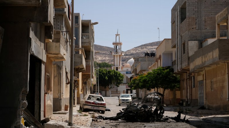 Fotografija: Kljub temu da je od velikega obrata v libijski zgodovini minilo že sedem let, so razmere v – bolj ali manj – padli državi še naprej kaotične. Foto: Esam Al-fetori/Reuters