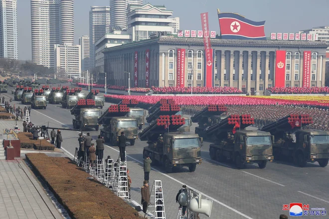 Devetega septembra je v Severni Koreji dan republike. Na ta dan pred natanko 70 leti so razglasili ustanovitev Demokratične ljudske republike Koreje. FOTO: Reuters