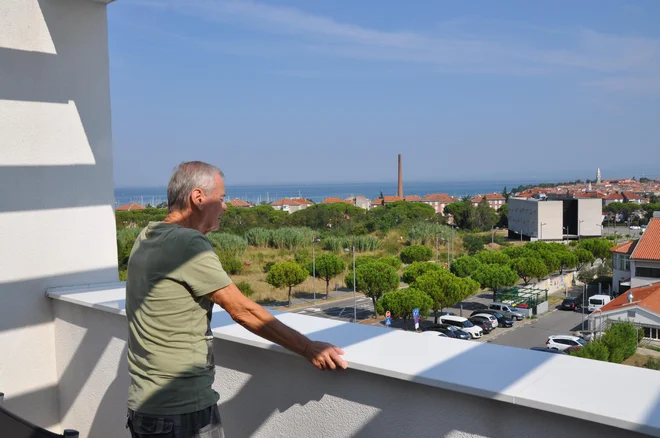 V sobah lahko stanovalci pri razgledu izbirajo med modro in zeleno barvo – nekateri so namreč želeli pogled na morje, drugi na Porečanko. Foto Arhiv centra starejših v Izoli
