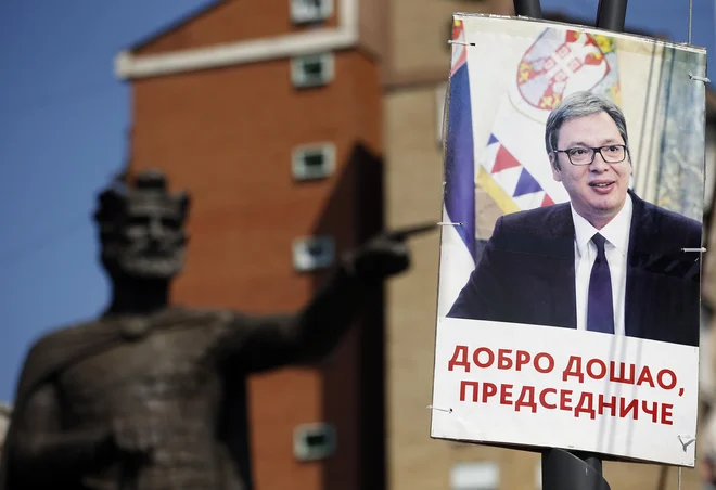 Vučića so Srbi v Kosovski Mitrovici pričakali z dobrodošlico. FOTO AP