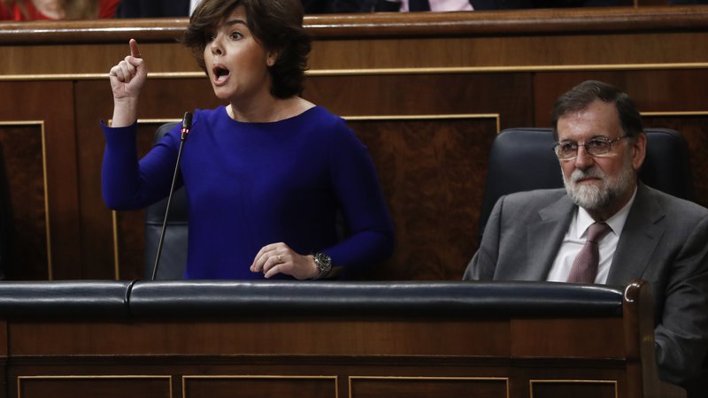 Fotografija: Nekdanja namestnica španskega premiera Soraya Sáenz de Santamaria je odigrala pomembno vlogo v času krize med Madridom in Barcelono. FOTO: Juan Medina/Reuters