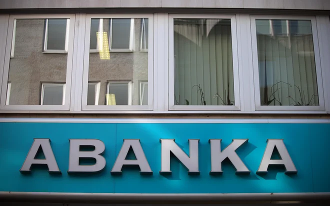 Po finančnem bodo izbrali še pravnega svetovalca za prodajo Abanke. Foto Jože Suhadolnik/Delo