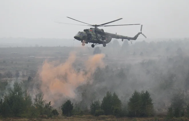 Na vajah se bo urilo 297.000 ruskih vojakov, več kot tisoč letal, helikopterjev in brezpilotnikov, približno 36.000 tankov in drugih oklepnikov ter 80 plovil ruske vojaške mornarice FOTO: Vasily Fedosenko/Reuters