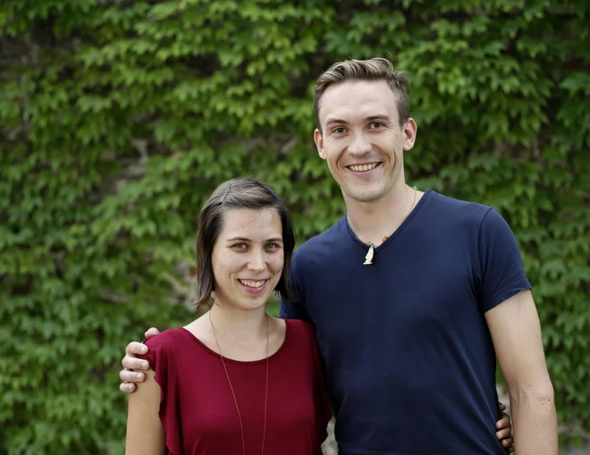 Manca Behrič in Primož Cigler - lastnika prihajajoče zero waste trgovine v Ljubljani. FOTO: Blaž Samec/Delo
