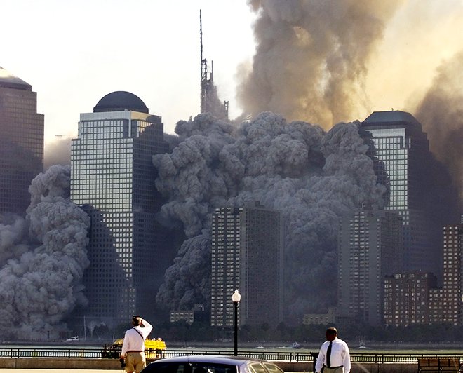 Dim in ogenj ter kup strupov po 11. septembru 2011 FOTO: Ray Stubblebine/Reuters