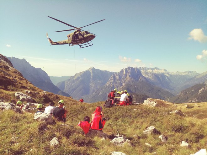 Nemca so s helikopterjem pripeljali v UKC Ljubljana. FOTO: GZ Bovec