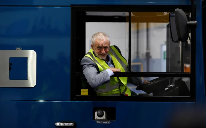 Jeremy Corbyn v primeru prihoda na oblast obljublja radikalne spremembe. FOTO: REUTERS/Russell Cheyne