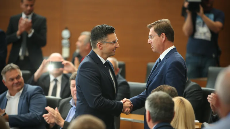 Fotografija: Premier v odhodu Miro Cerar bo danes predal vodenje države mandatarju Marjanu Šarcu. FOTO: Jure Eržen/Delo