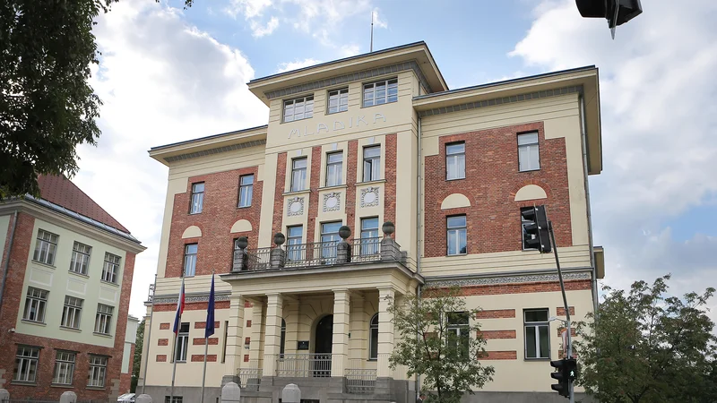 Fotografija: Ministrstvo za zunanje zadeve bo prevzel Miro Cerar, ki je napovedal krepitev gospodarske diplomacije. Foto Jože Suhadolnik