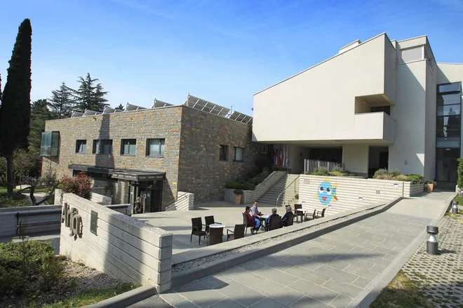 Hotel Arija v Mladinskem zdravilišču in letovišču Debeli rtič FOTO: Leon Vidic
