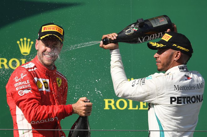 Sebastian Vettel in Lewis Hamilton se potegujeta za peti naslov svetovnega prvaka. FOTO: AFP