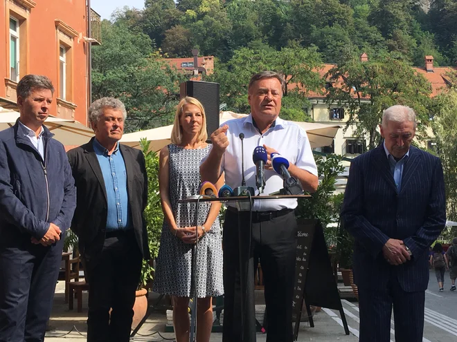 Zakaj se je Zoran Janković odločil za kandidaturo oziroma za četrti mandat na položaju župana glavnega mesta, boste izvedeli v jutrišnjem intervjuju, objavljenem v <em>Sobotni prilogi Dela</em>. FOTO: Delo