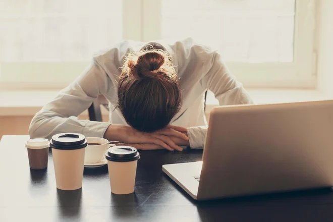 Nemški znanstveniki svarijo pred trajnim poletnim časom, saj bi bila zjutraj dlje časa tema, kar bi vplivalo na učenje. FOTO: Getty Images/Istockphoto