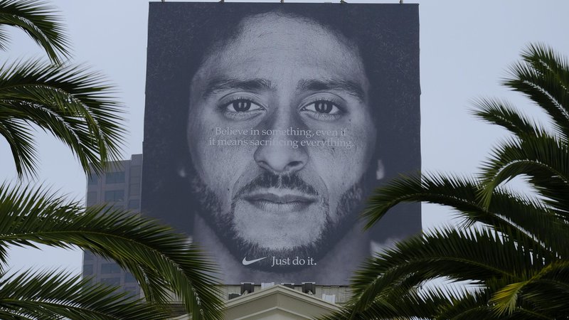 Fotografija: Za nekatere sporni oglas podjetja Nike. FOTO: Eric Risberg/AP