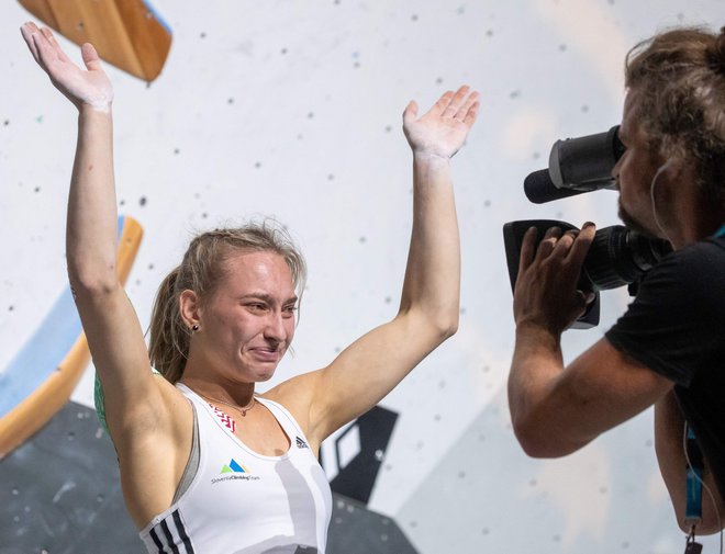 Janja Garnbret je svetovna prvakinja! FOTO: AFP