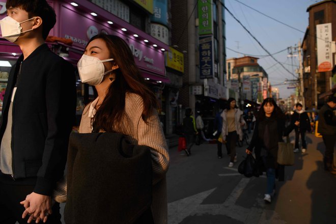 Na milijone ljudi je dnevno izpostavljenih prekomerno onesnaženemu zraku. FOTO: Ed Jones/AFP