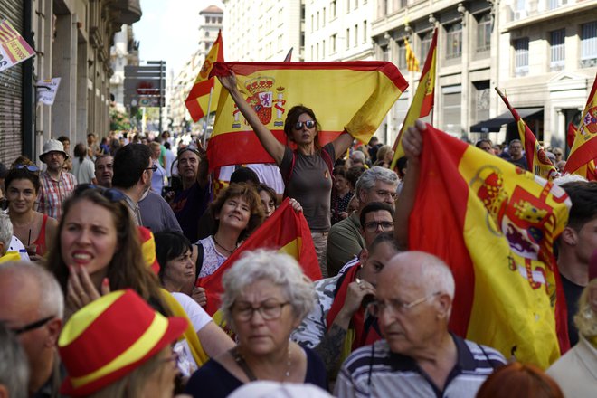 Čez par tednov bodo zabeležili obletnico referenduma o neodvisnosti Katalonije. FOTO: Daniel Cole/Ap