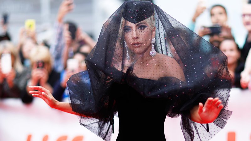 Fotografija: Lady Gaga se je tokrat prvič preizkusila v glavni ženski vlogi.  FOTO: Mario Anzuoni/Reuters