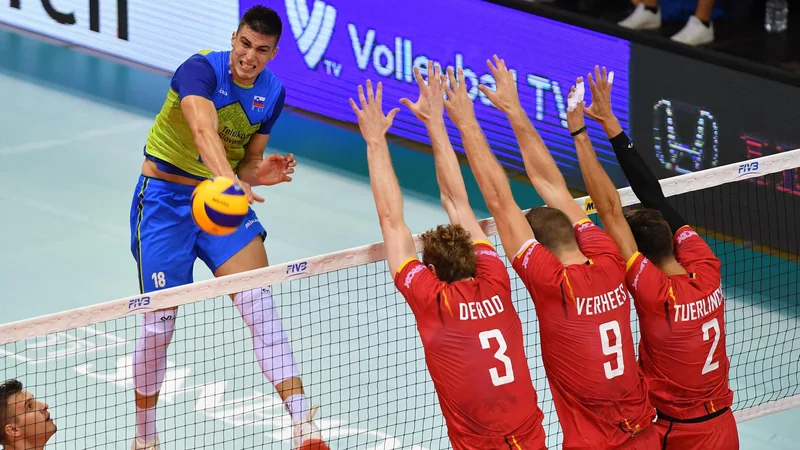 Fotografija: Klemen Čebulj je začel na klopi, nato pa odlično opravil svoje delo. FOTO: FIVB