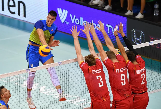 Klemen Čebulj je začel na klopi, nato pa odlično opravil svoje delo. FOTO: FIVB