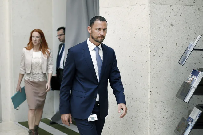 Primož Dolenc bo moral prepričati vsaj 46 poslancev. FOTO: Blaž Samec/Delo