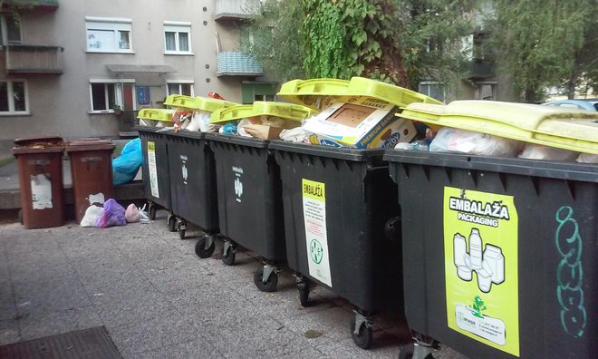 Jakšičeva ulica, odpadki, smeti, Ljubljana