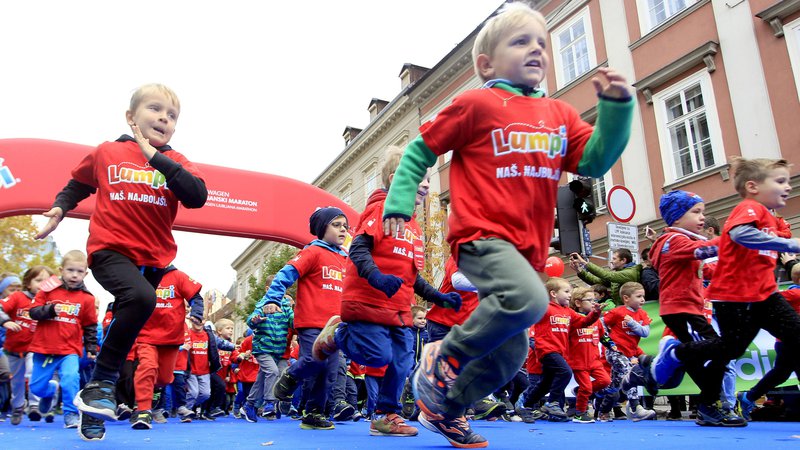 Fotografija: Šport je za otroke izjemno koristen, saj z njim razvijajo svoje telo, motorične in druge sposobnosti. FOTO: Roman Šipić
