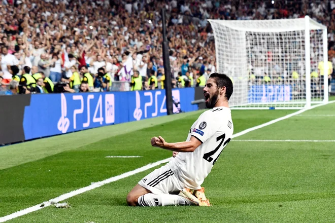 Realov vezist Isco je načel Romino mrežo s prostega strela.