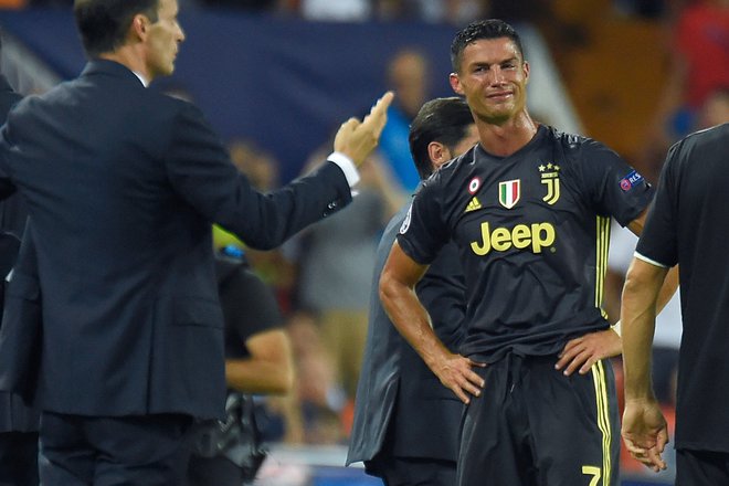 Cristiano Ronaldo po izključitvi na gostovanju Juventusa v Valencii.