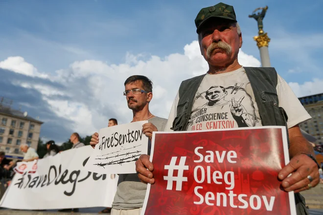 Oleg Sentsov je zaprt v ruski kaznilnici, kjer gladovno stavka. FOTO: Valentyn Ogirenko/Reuters