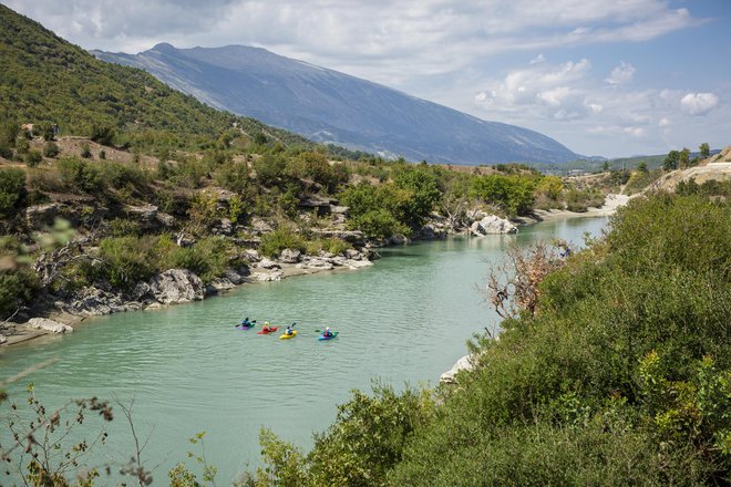 Albanska Soča - reka Valbona. Foto Katja Pokorn