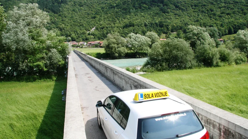 Fotografija: Pot do vozniškega dovoljenja ni ne preprosta ne poceni. FOTO: Blaž Močnik