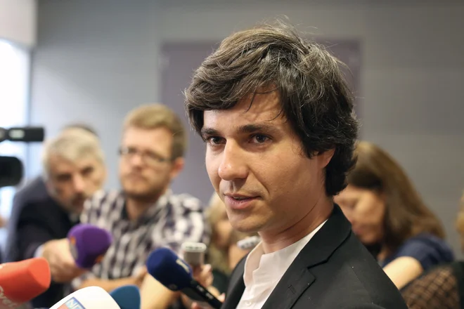 Vodstvi strank sta se danes sestali v prostorih poslanske skupine Levica. FOTO:&nbsp;Tomi Lombar/Delo