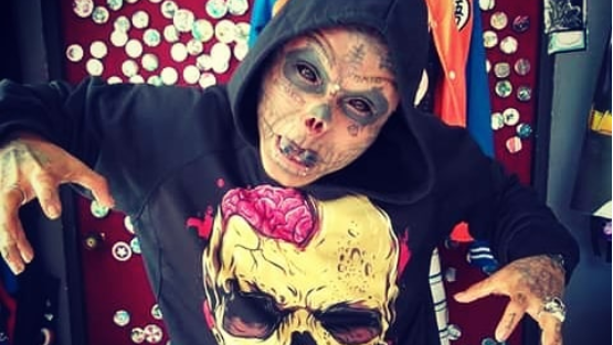 Fotografija: Kolumbijec Kalaka Skull menda edini, ki si je v iskanju želene podobe dal odrezati ušesa in nos. FOTO: Instagram