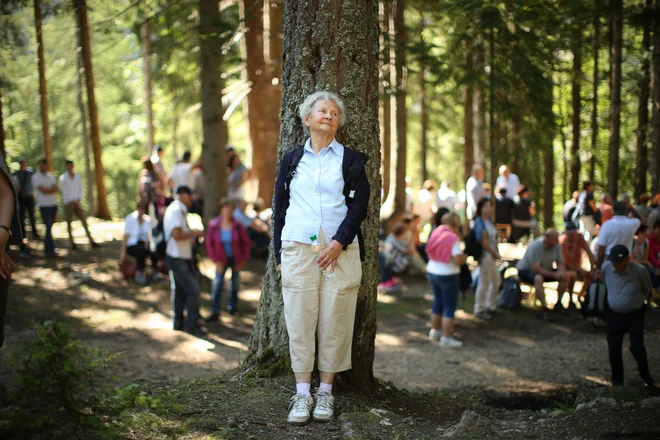 Redna telesna dejavnost in gibanje v naravi sta pomembna za zdravo srce. Foto Jure Eržen