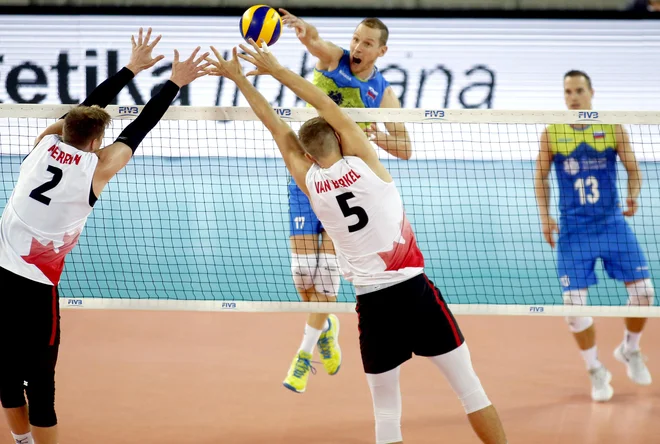 "Naša igra je bila premalo kakovostna od prvega dne priprav do zadnje žoge tekme proti Avstraliji," je o slovenskih nastopih dejal kapetan Tine Urnaut. FOTO: Roman Šipić/Delo